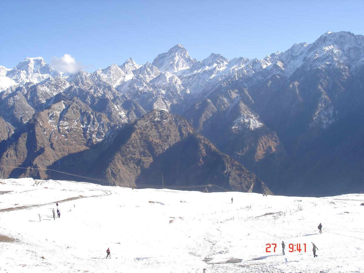 Clifftop Club Auli Joshīmath Buitenkant foto