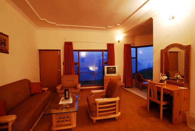 Clifftop Club Auli Joshīmath Buitenkant foto