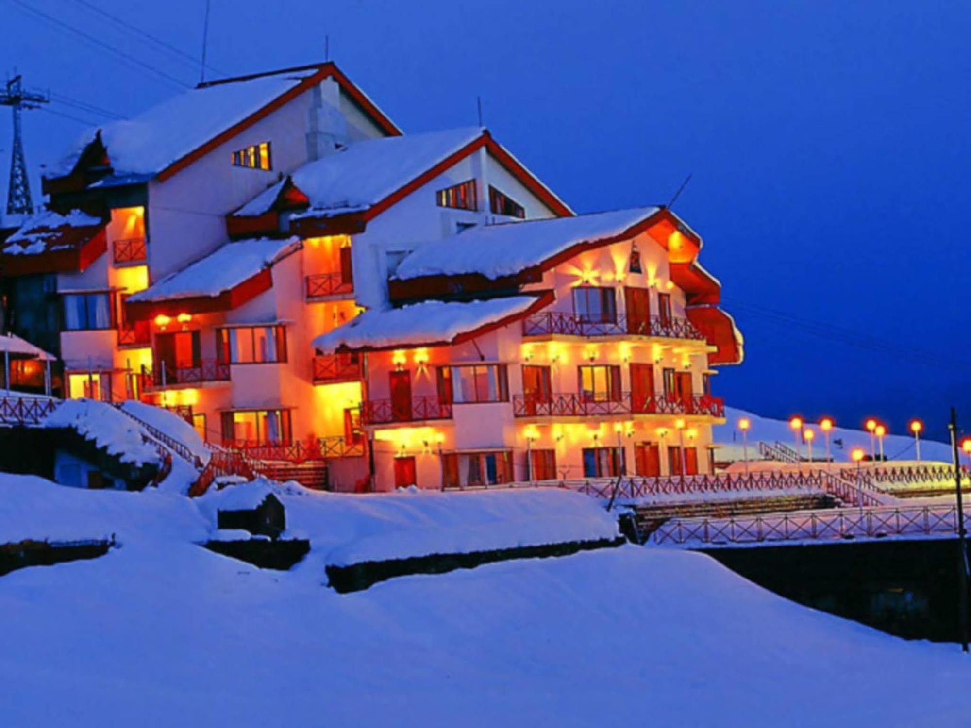 Clifftop Club Auli Joshīmath Buitenkant foto